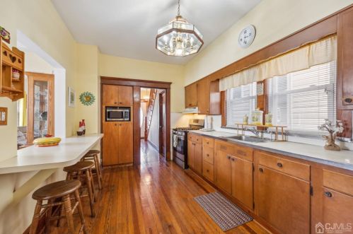 683 Johnstone St, Perth Amboy NJ 08861-3235 exterior