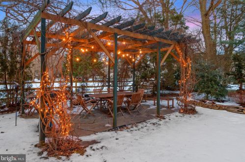 4 Morgan Ln, Media PA 19063-2224 exterior