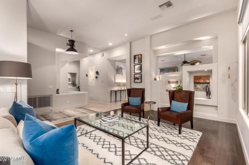 6508 25th Way, Phoenix AZ  85016-8934 exterior