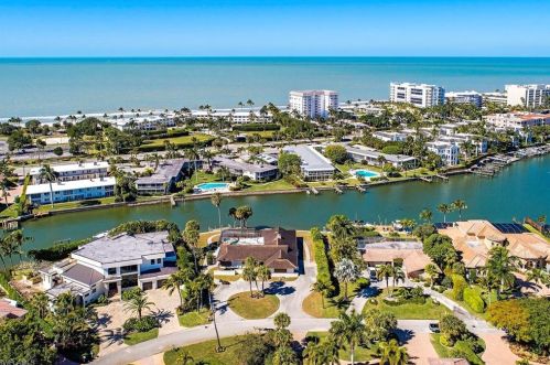 1555 Ixora Dr, Naples, FL 34102-5131