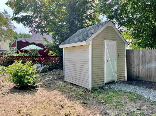 9 Washington St, Concord NH 03301-4172 exterior