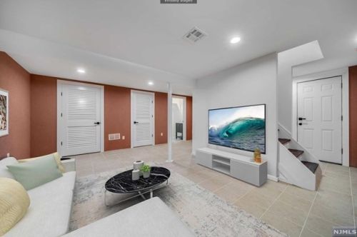 54 Passaic Ave, Hasbrouck Heights NJ 07604-2437 exterior