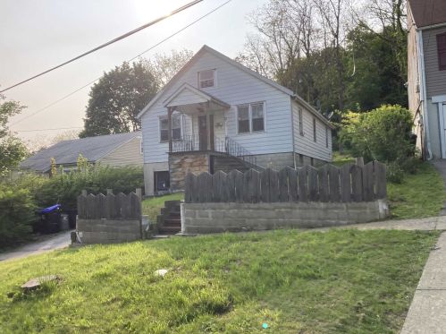 12 Du Bois Ave, Poughkeepsie NY  12601-2141 exterior