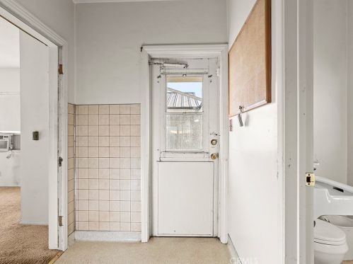 9716 Oak St, Bellflower CA 90706-5326 exterior