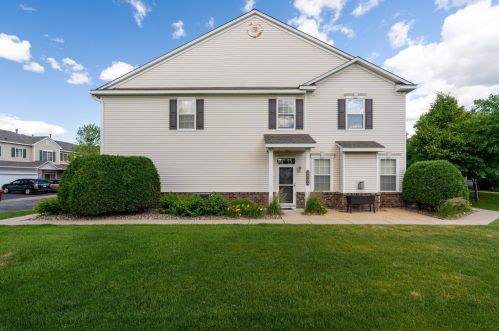 3473 Cherry Ln, Saint Paul, MN 55129-7712