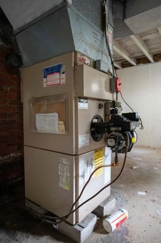 12 Linda Ave, Uncasville CT 06382-1723 exterior