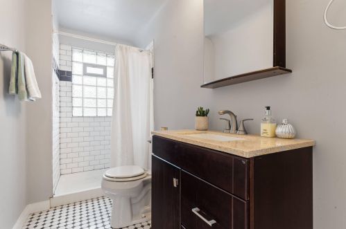 4282 28, Milwaukee WI 53215-2202 exterior