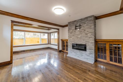 7225 Bennett Ave, Chicago IL  60649-2905 exterior