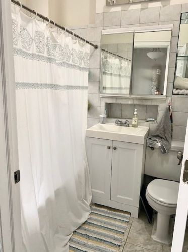 20 Goethe St, Chicago IL  60610-2368 exterior