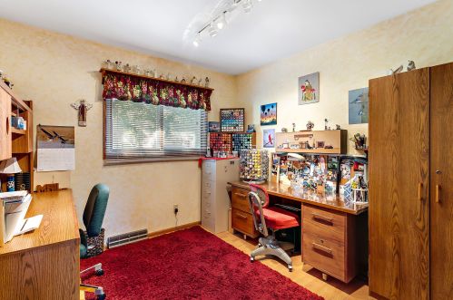 5430 Radcliffe Dr, Milwaukee WI 53223-1647 exterior