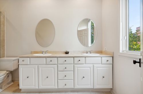 2759 Bosworth Ave, Chicago IL 60642-2341 exterior