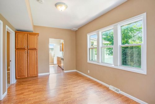 824 1 St, Grand Rapids MI 49504-5575 exterior