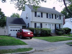 85 Fessenden St, Newton, MA 02460-1119