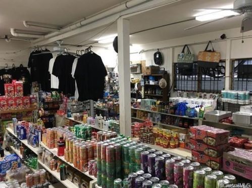 1402 Lusitana St, Honolulu HI 96813-1625 exterior