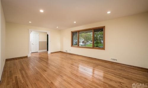 55 Oliver Ave, Edison NJ 08820-3122 exterior