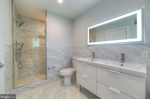 242 Fountain St, Philadelphia PA 19128-4508 exterior