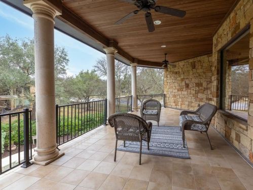 708 Champions Dr, Georgetown TX 78628-1184 exterior