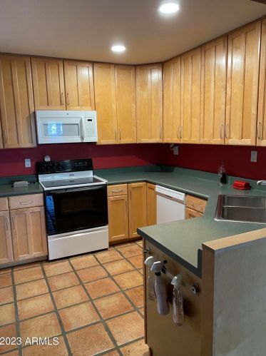 4931 42nd Way, Phoenix, AZ 85018-2750