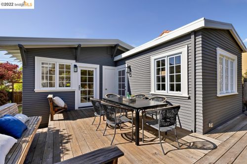 1614 Capistrano Ave, Berkeley CA 94707-1803 exterior