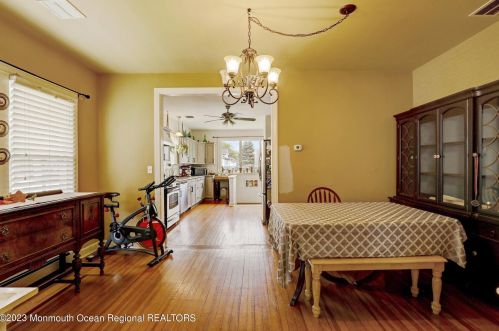 17 Locust Ave, West Long Branch NJ  07764-1547 exterior