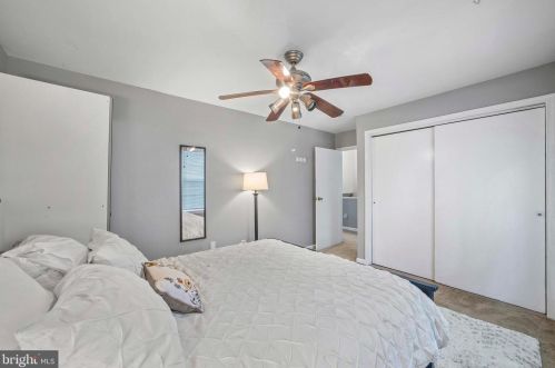 215 Main St, Pilesgrove NJ  08098-1043 exterior