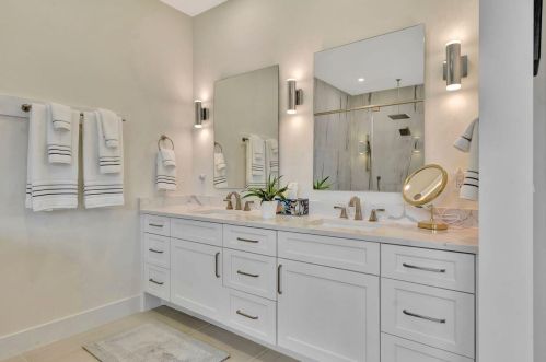 870 8 St, Naples FL 34120-0411 exterior