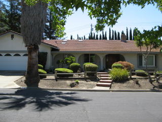 1010 Molad Ct, Concord, CA 94518-2232