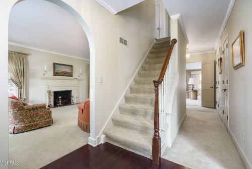 2907 Bronson Blvd, Kalamazoo, MI 49008-2372