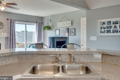 105 Knollwood Dr, Lancaster PA 17601-5613 exterior