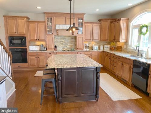 930 Falls Pointe Way, Huntingtown MD 20639-2329 exterior