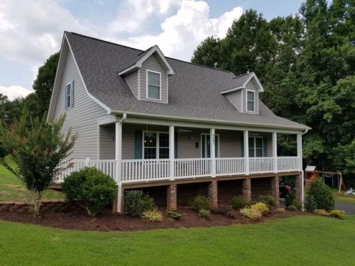 4847 Acreland Dr, Claremont, NC 28610-9401