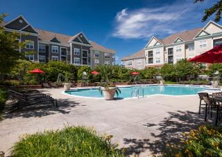 102 Fallsgrove Blvd, Rockville MD  20850-4701 exterior