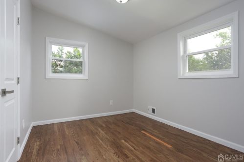 16 Carole Pl, Old Bridge NJ  08857-2502 exterior