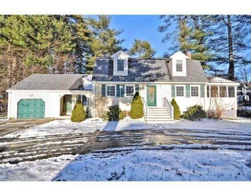 170 Oak St, Walpole, MA 02081-2718