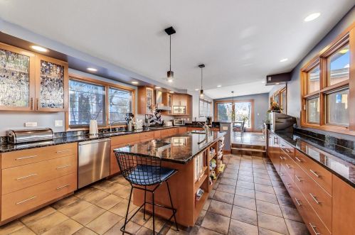 322 Kenmore Ave, Elmhurst IL 60126-3518 exterior