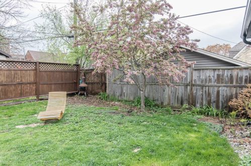 3421 Frederick Ave, Milwaukee WI  53211-2902 exterior