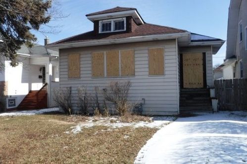 817 18th Ave, Broadview, IL 60153-1705