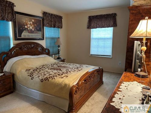 9 Chamberlain Ct, Old Bridge NJ  08857-3216 exterior