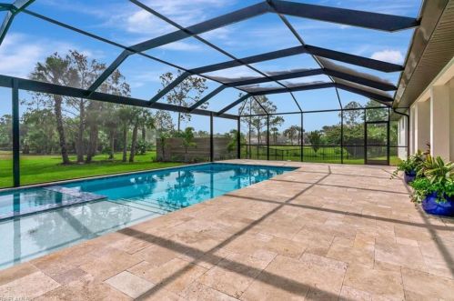 870 8 St, Naples FL 34120-0411 exterior