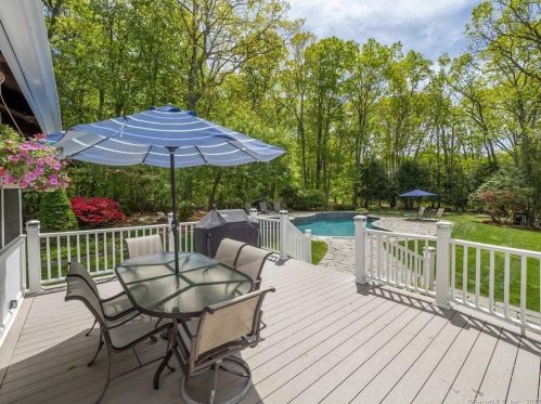 31 Millstone Rd, Wilton CT 06897-1105 exterior