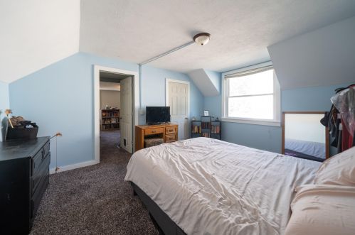 743 Bates St, Grand Rapids MI 49506-2615 exterior