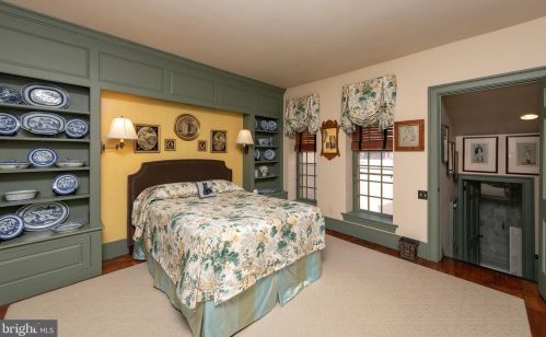 302 2nd St, Philadelphia PA 19148-1945 exterior