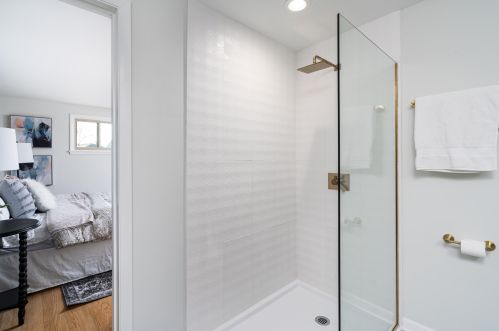 229 Bergen Dr, Milwaukee WI  53217-2308 exterior