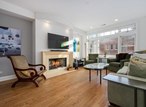 1348 George St, Chicago, IL 60657-6625