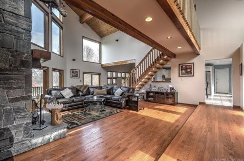 22 Ajellos Farm Rd, Seymour CT 06483-2362 exterior