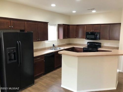 9149 Whispering Pine Dr, Tucson, AZ 85756-6171