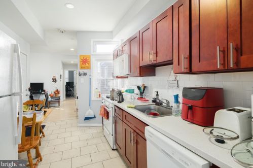 5102 Larchwood Ave, Philadelphia PA 19143-1514 exterior