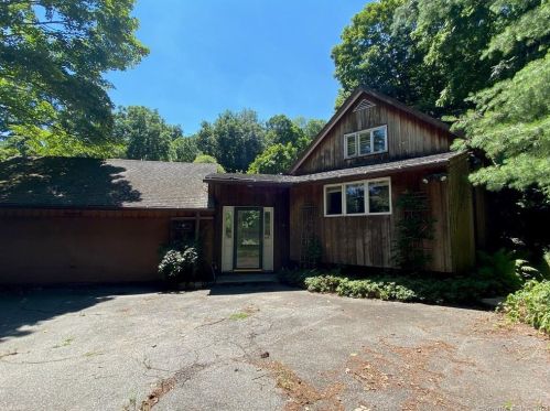 151 Salem Rd, Ridgefield CT 06877-3122 exterior