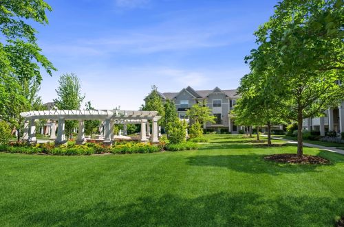 2014 Dauntless Dr, Glenview IL  60026-6807 exterior