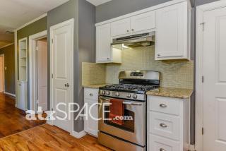 925 49th St, Austin TX  78751-3408 exterior